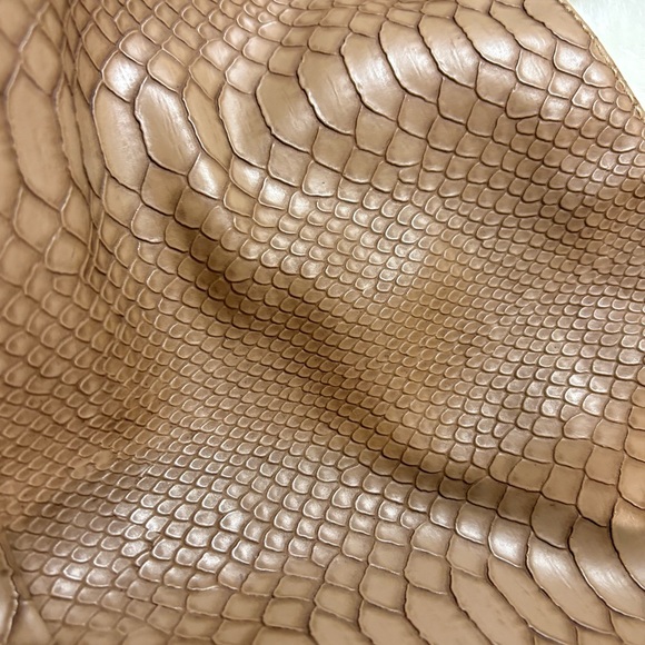 Guess Tan Shoulder Bag - Picture 3 of 3